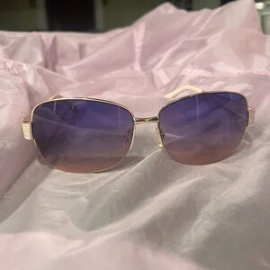 Rocawear Sunglasses with Cream Arms